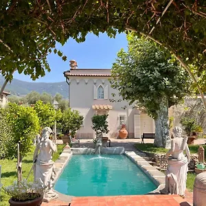 https://ninfeo-dell-arancera.it-tuscanyhotel.com
